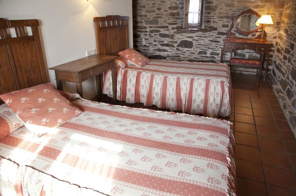 Pazo De Andeade Guest House Room photo